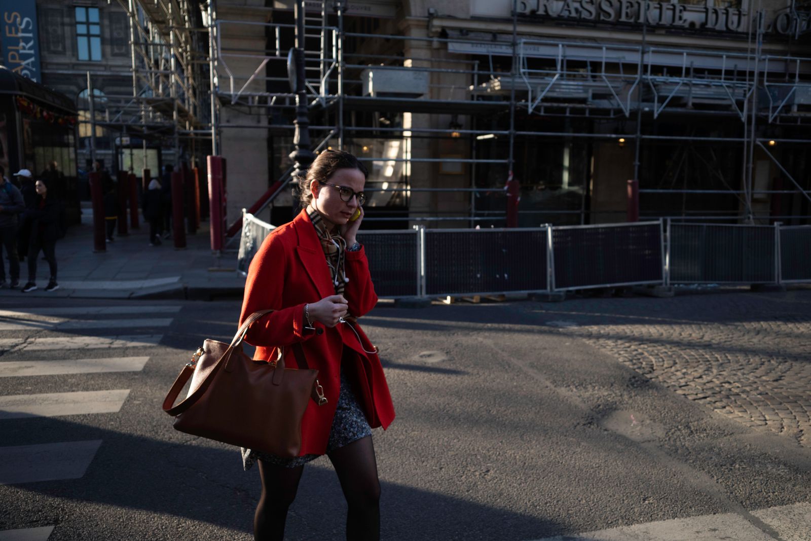 Las mejores tarjetas SIM prepago para Francia: ¿SIM local o eSIM?